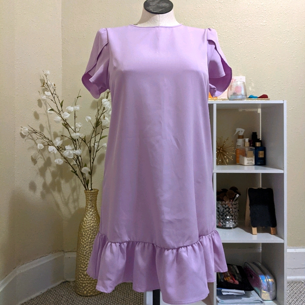 Lilac Short-sleeved Mini Dress. Size L.